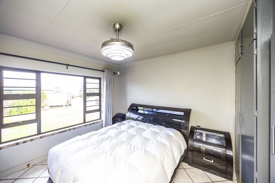 4 Bedroom Property for Sale in Sunnyridge Eastern Cape